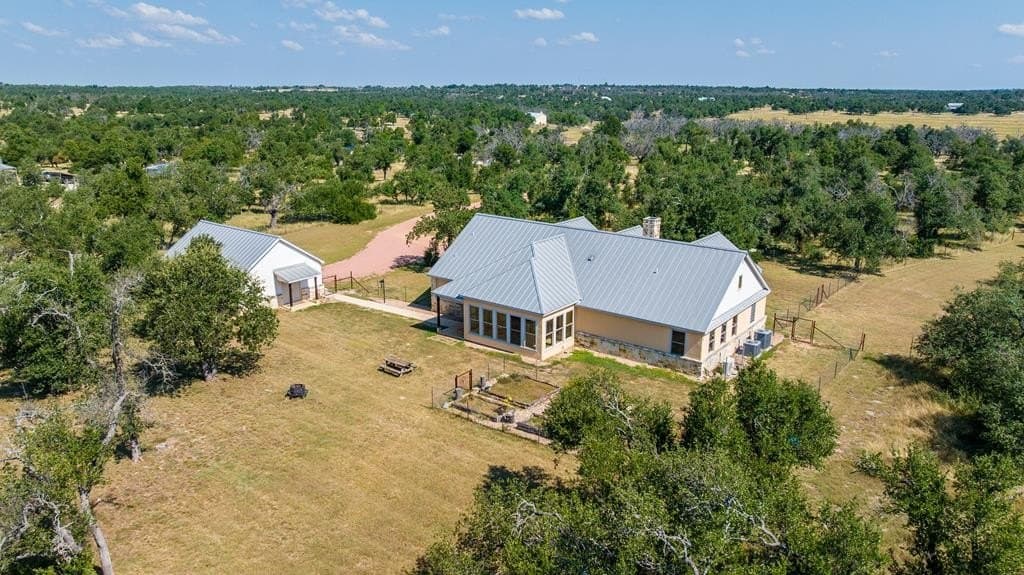 10.1 acres in Gillespie County