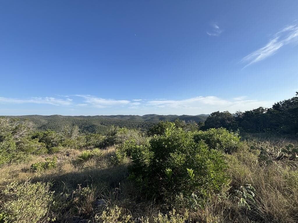 5.61 acres in Real County - photo 5