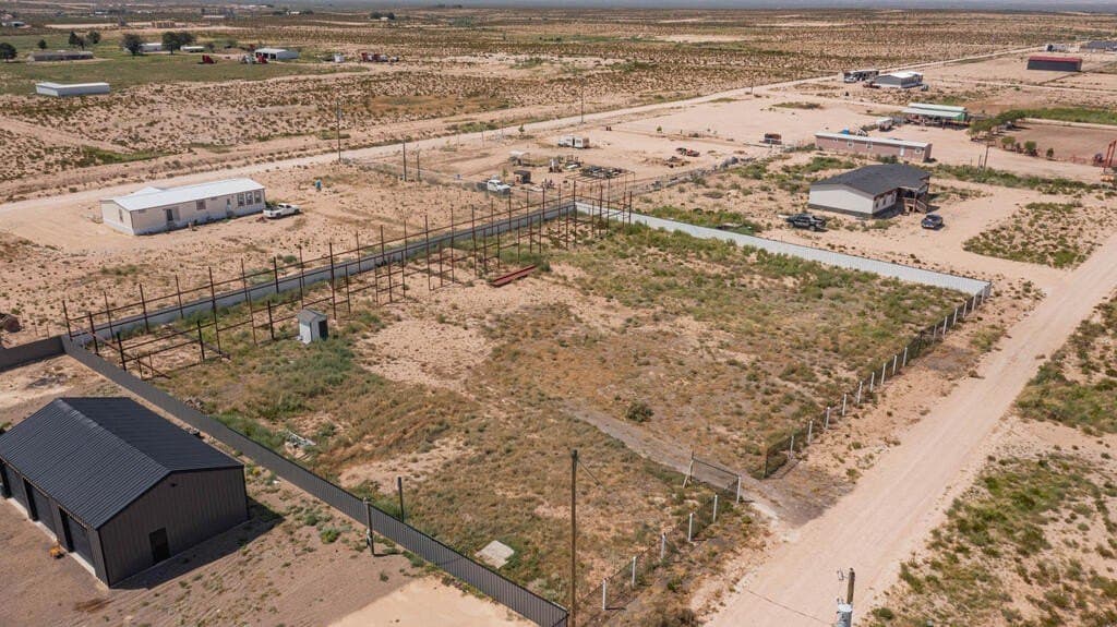 1.3 acres in Crane County - photo 4