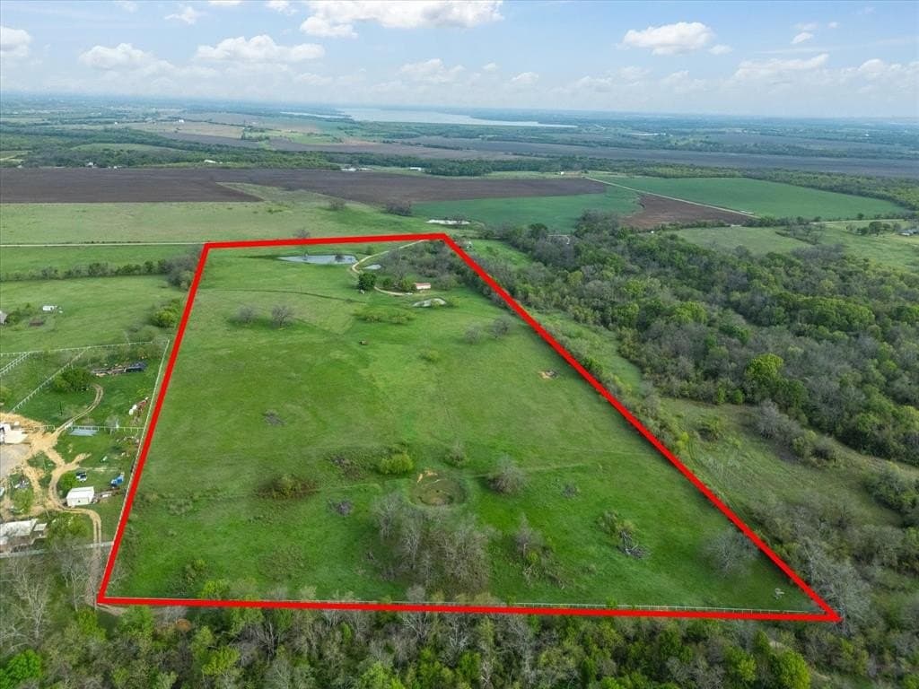 35 acres in Ellis County