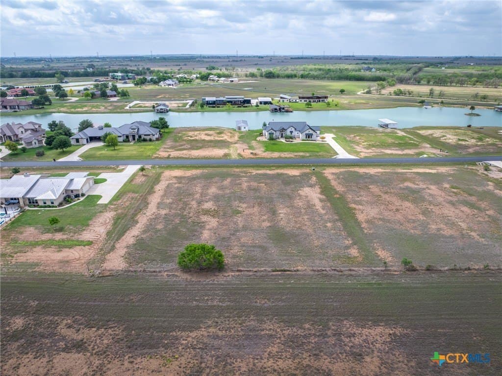 1.01 acres in Guadalupe County gallery image 4