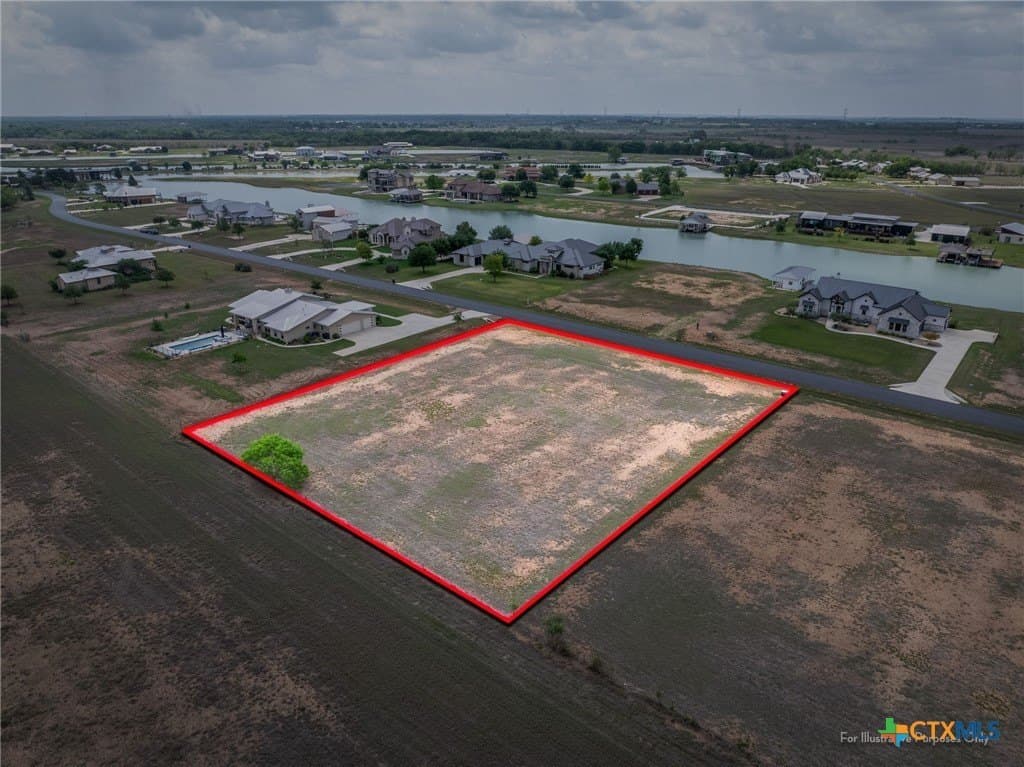 1.01 acres in Guadalupe County gallery image 3