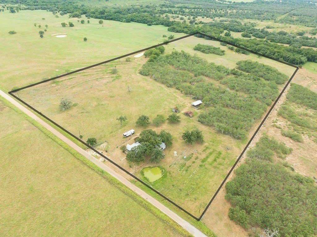 33.89 acres in Gonzales County gallery image 2