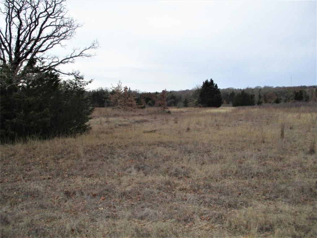 33 acres in Montague County