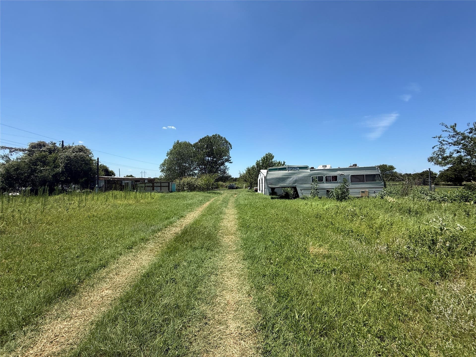 1.54 acres in Johnson County - photo 3