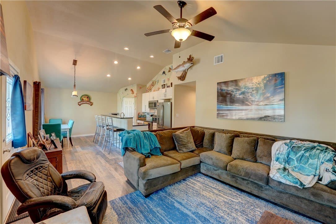 10.5 acres in Aransas County gallery image 4