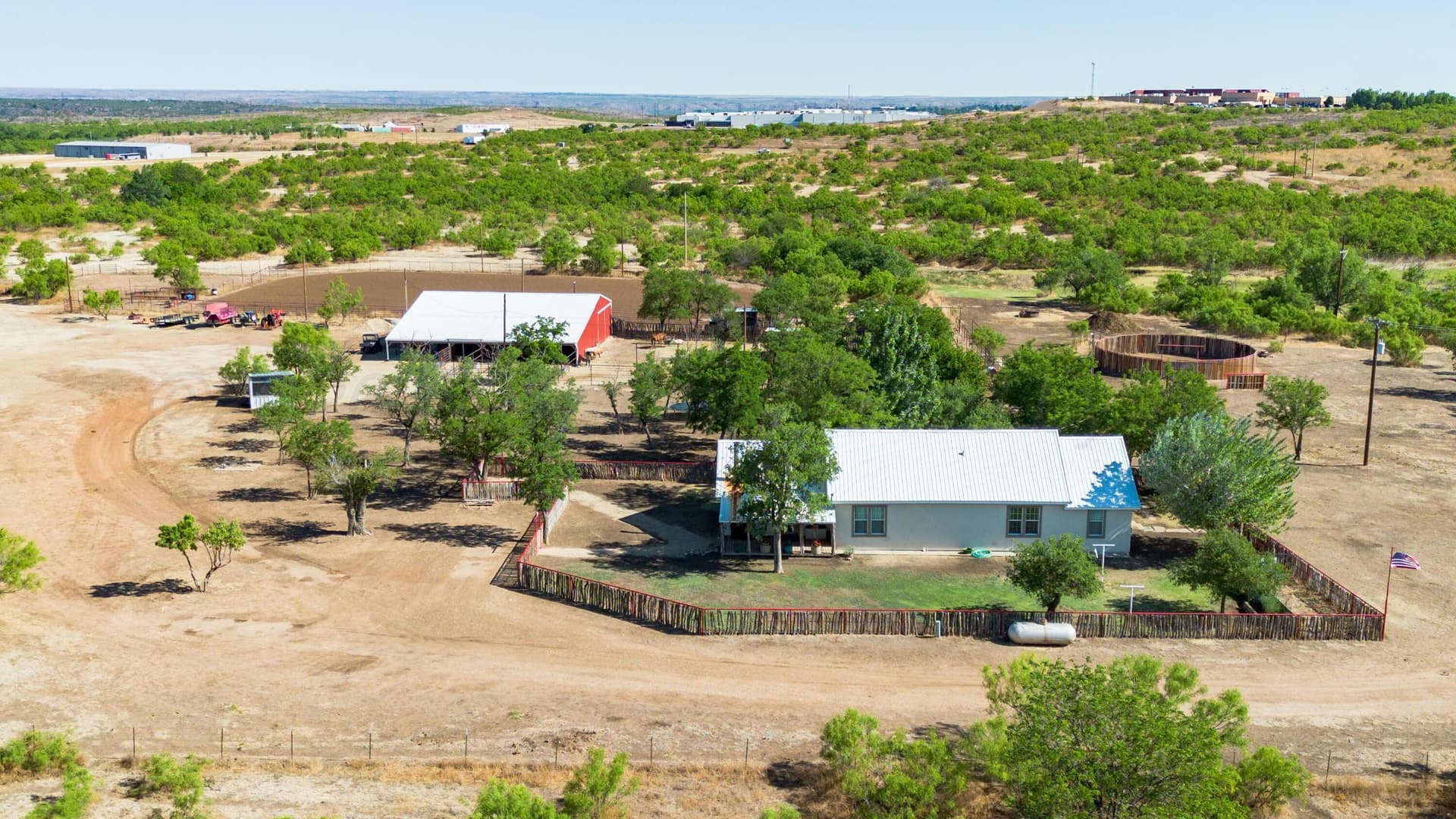 53.3 acres in Hutchinson County