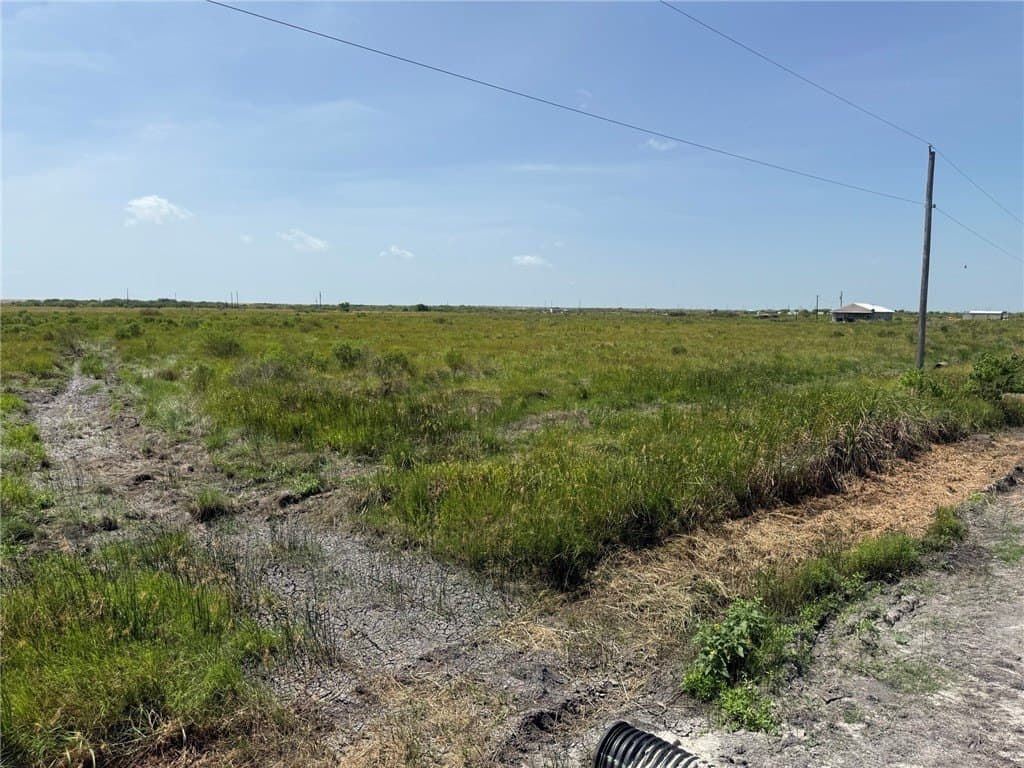 2.6 acres in Aransas County gallery image 3