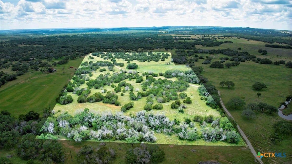 33.62 acres in Blanco County
