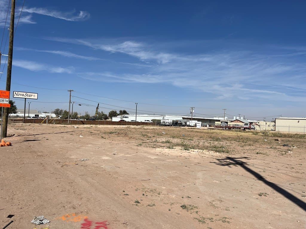 0.92 acres in Midland County gallery image 2