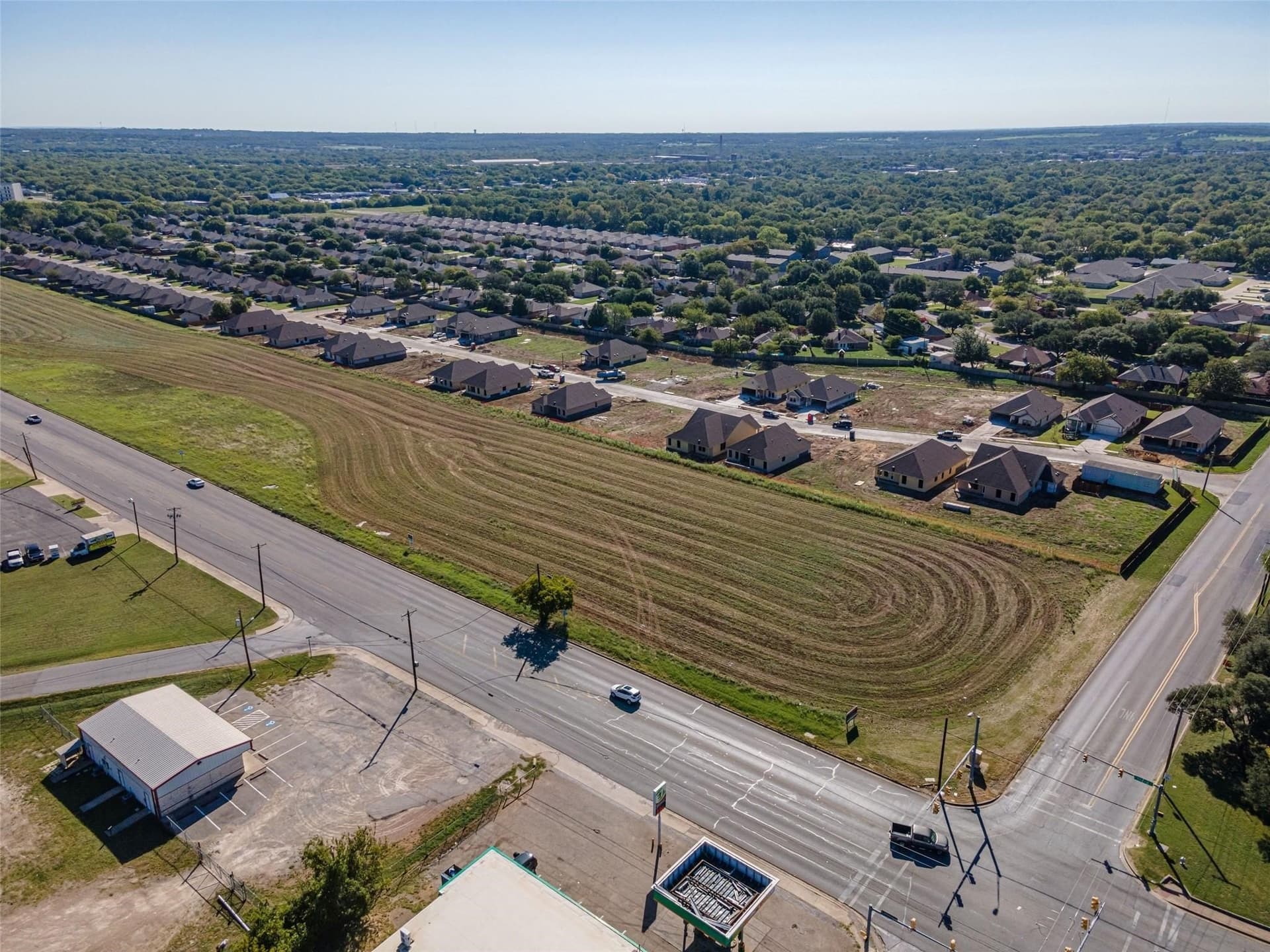 3.5 acres in Johnson County gallery image 3