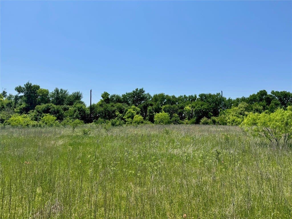 2.82 acres in McLellan County featured view