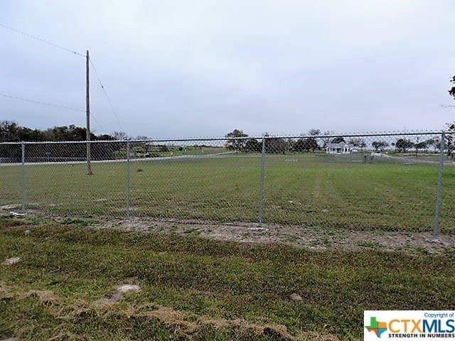 0.2 acres in DeWitt County gallery image 3