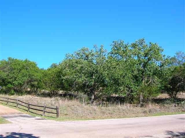 1 acres in Llano County gallery image 3