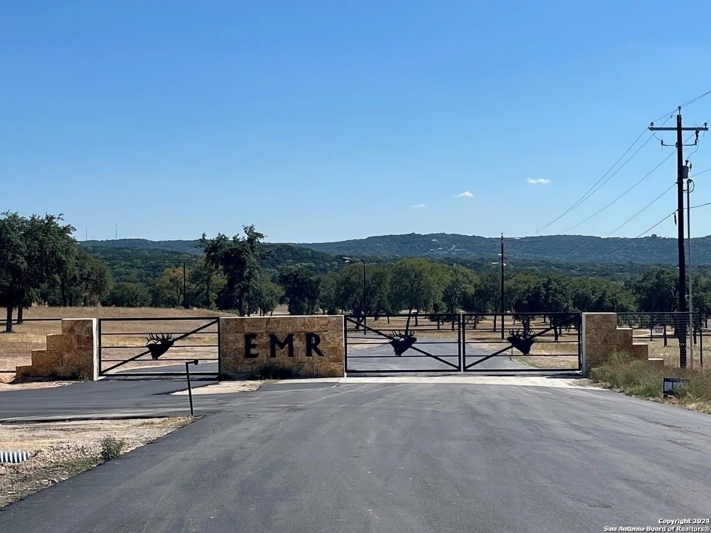 5.02 acres in Bandera County gallery image 2