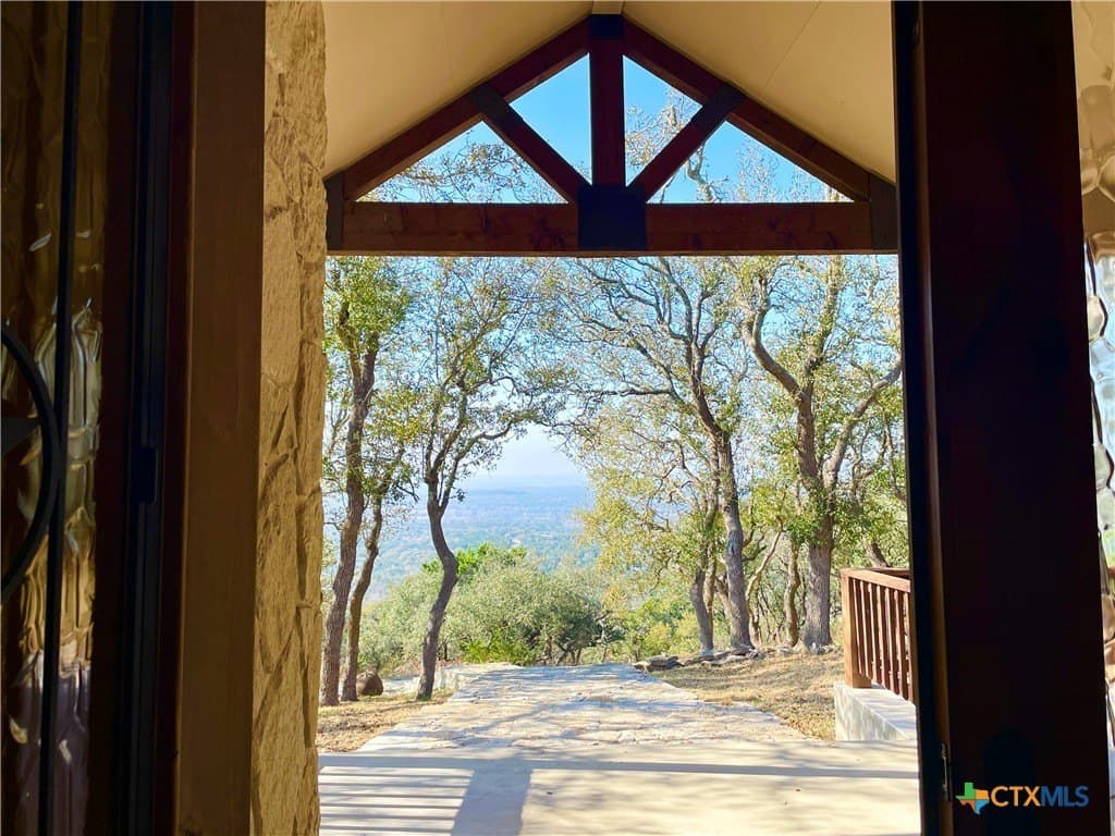 18.74 acres in Hays County gallery image 4