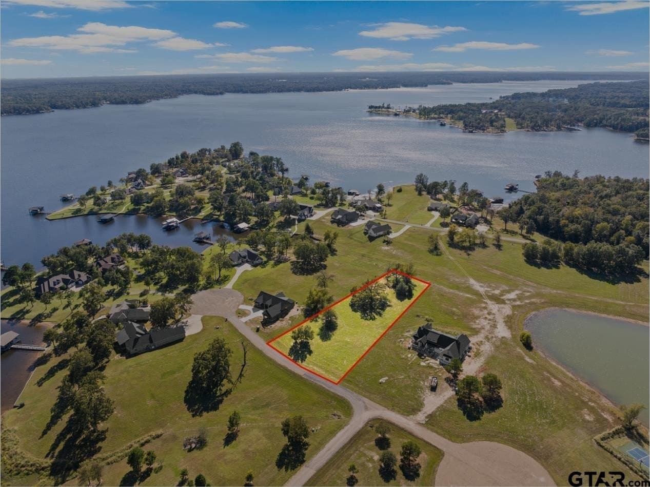 1.04 acres in Titus County gallery image 2