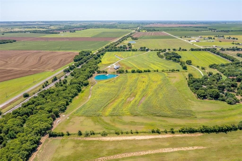 27.65 acres in Hill County featured view