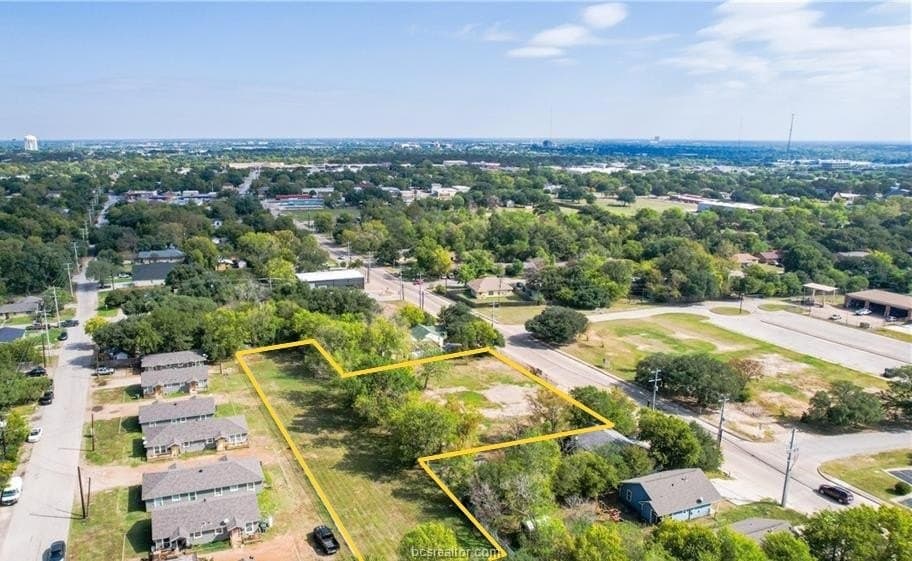 1.06 acres in Brazos County gallery image 3