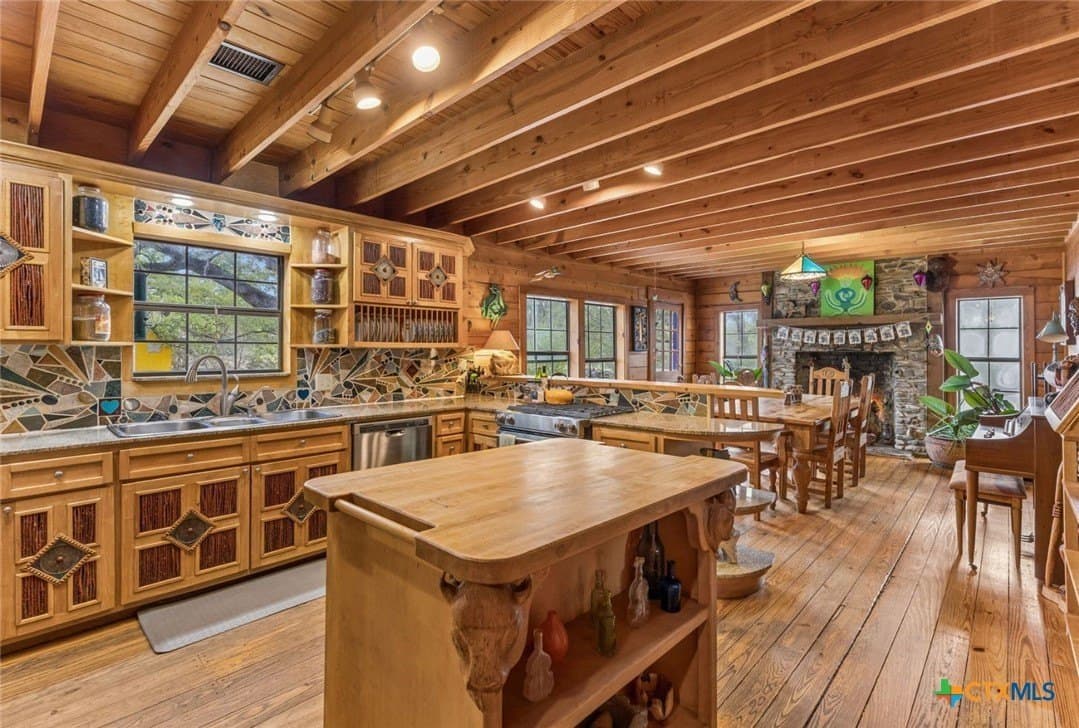 24 acres in Hays County - photo 3