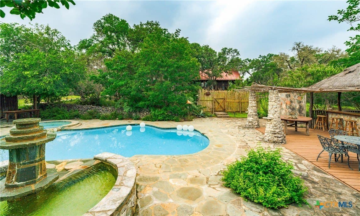 24 acres in Hays County