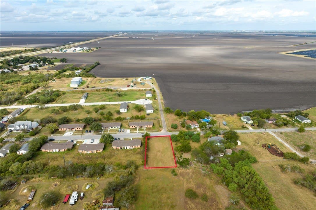 0.11 acres in San Patricio County - photo 12