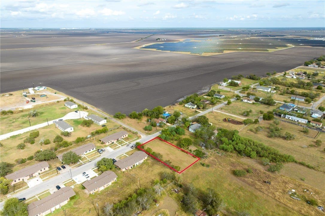 0.11 acres in San Patricio County - photo 13