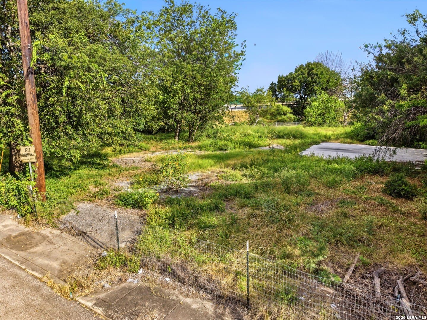 0.37 acres in Bexar County gallery image 3