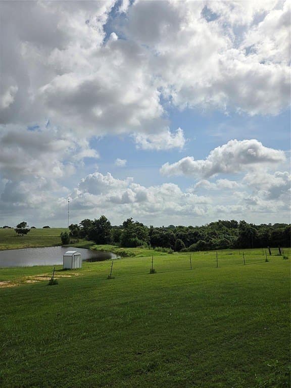 4 acres in Austin County gallery image 4