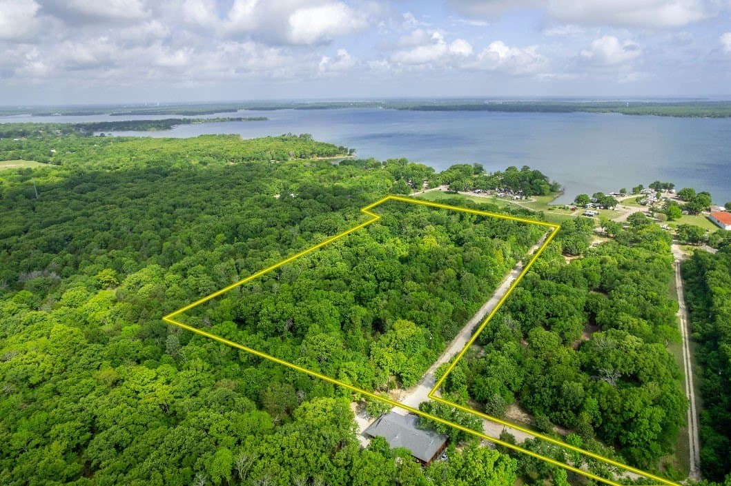 10 acres in Hunt County