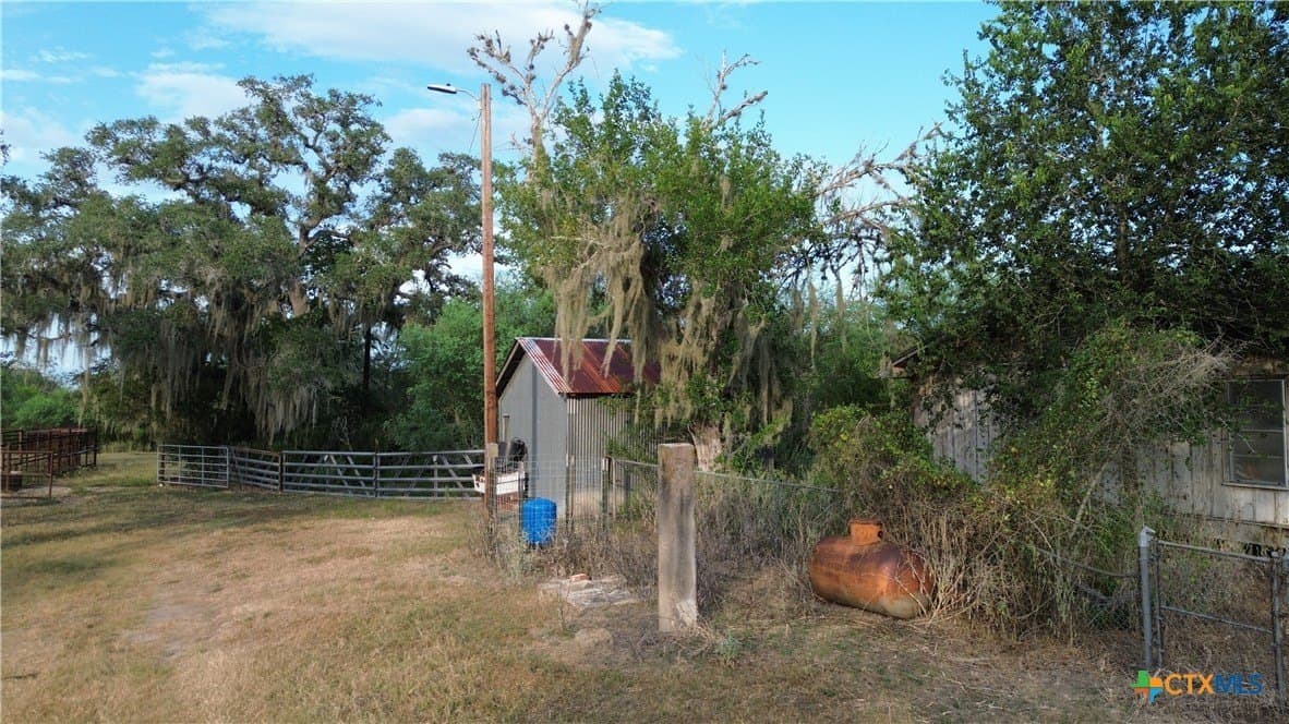 165.24 acres in Goliad County - photo 19
