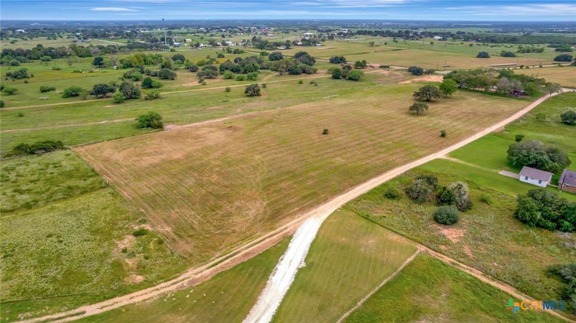 5.9 acres in Victoria County - photo 7