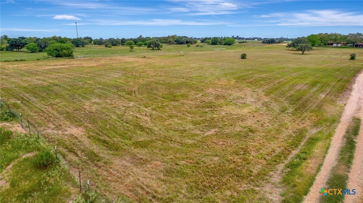 5.9 acres in Victoria County - photo 9