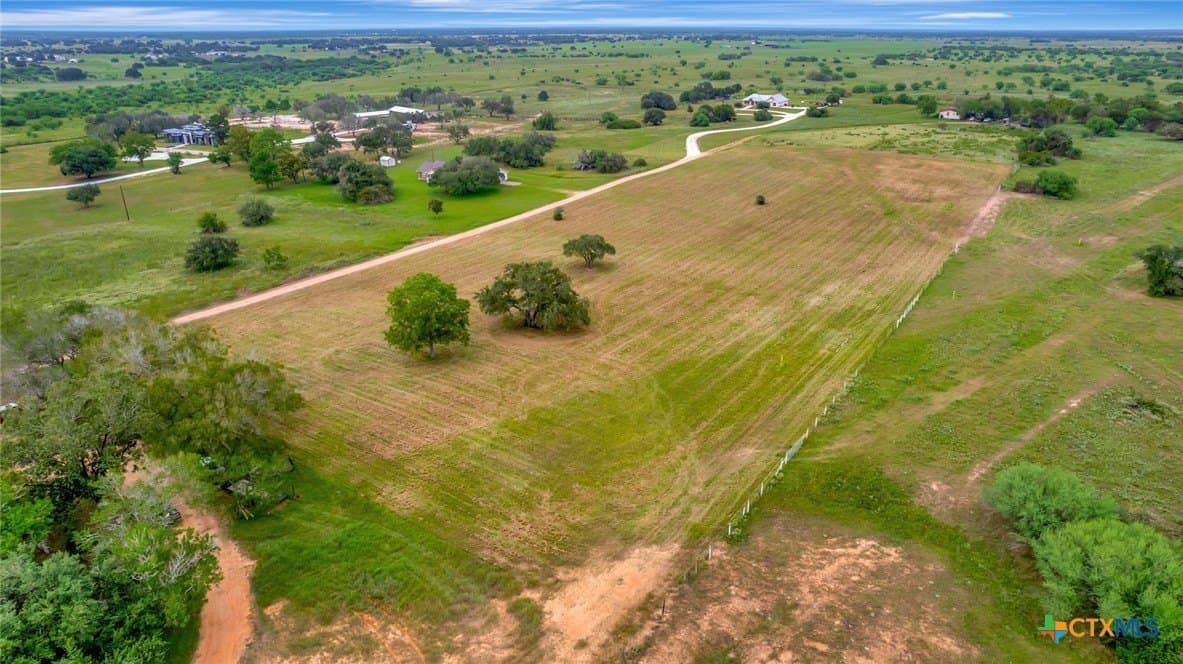 5.9 acres in Victoria County - photo 2