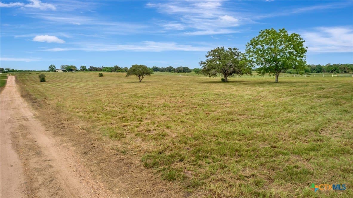 5.9 acres in Victoria County - photo 11