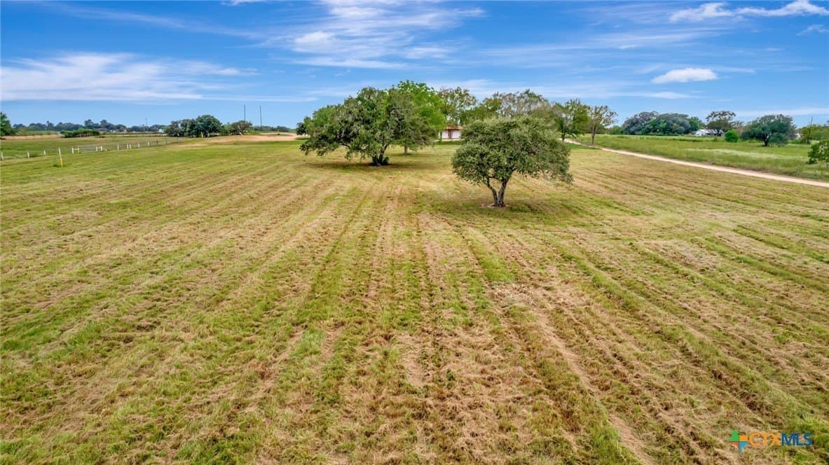 5.9 acres in Victoria County - photo 15