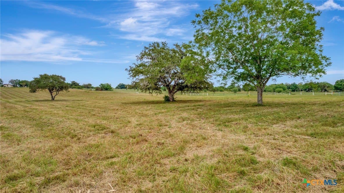 5.9 acres in Victoria County - photo 12