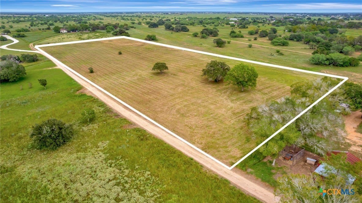 5.9 acres in Victoria County - photo 17