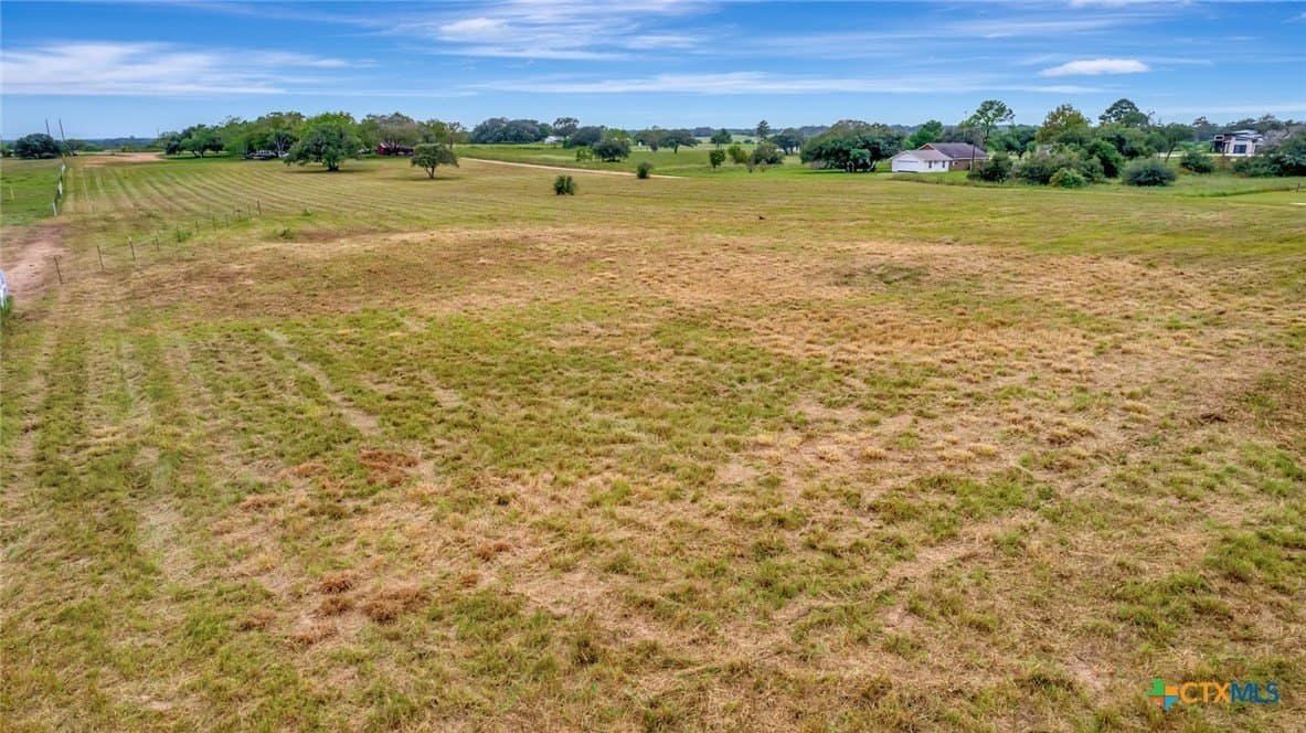 5.9 acres in Victoria County - photo 10