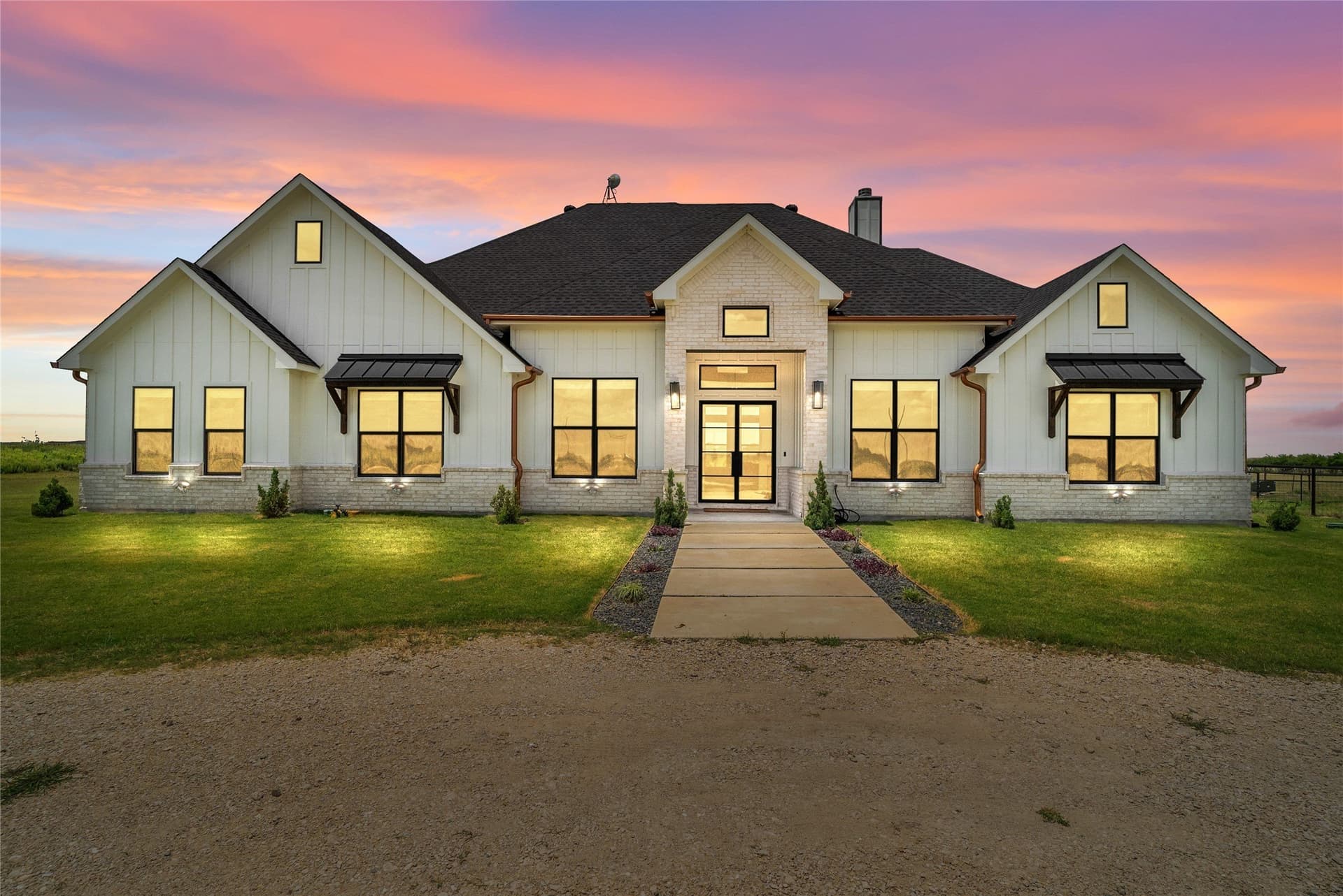 17.05 acres in Ellis County