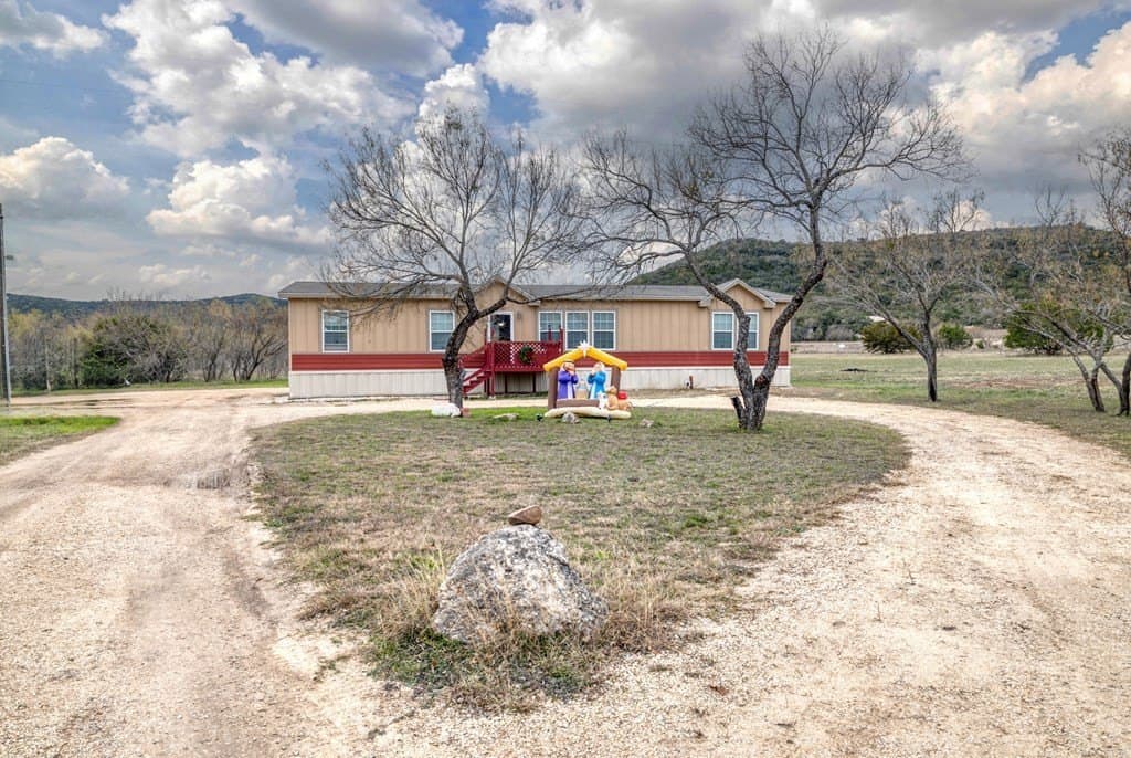 12.65 acres in Uvalde County - photo 48