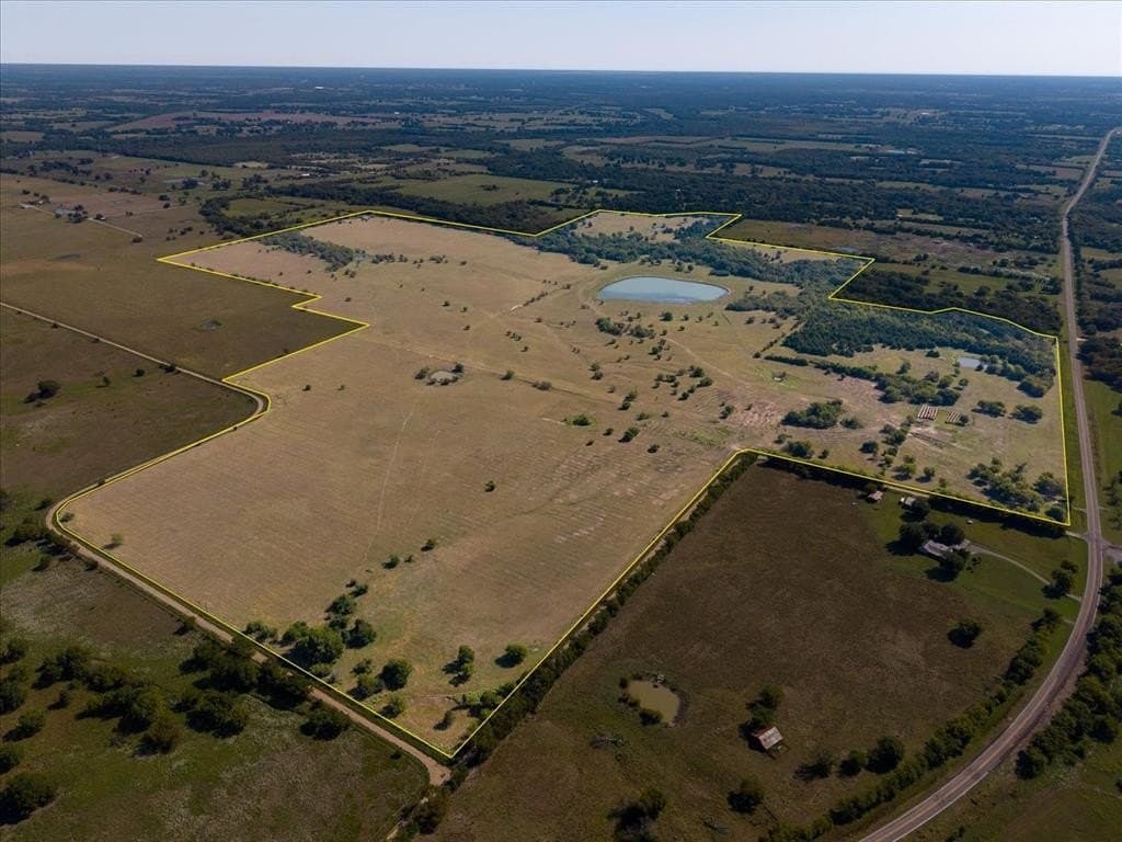 271.66 acres in Hunt County