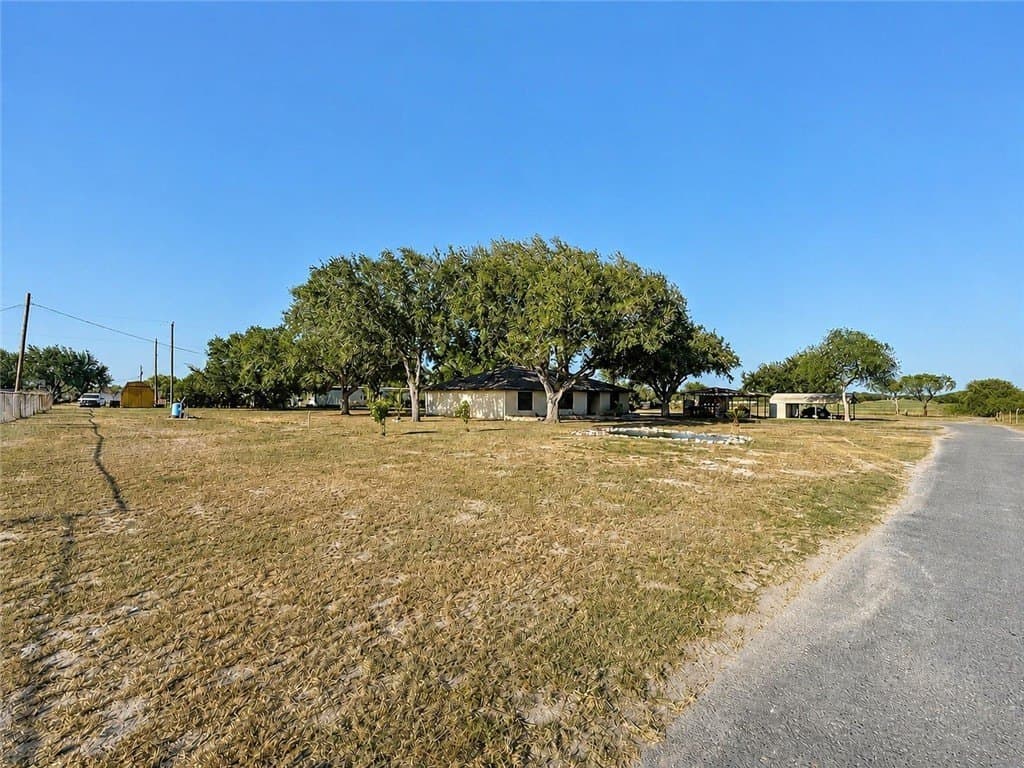 85,764 acres in Jim Wells County - photo 39