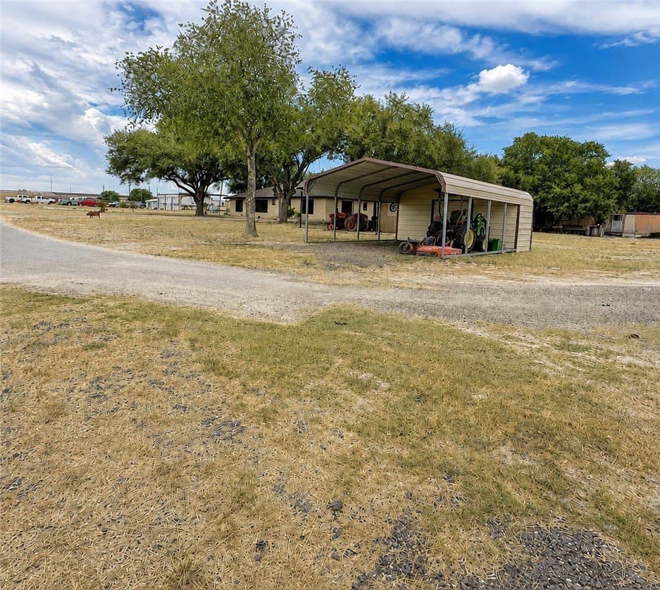 85,764 acres in Jim Wells County - photo 42