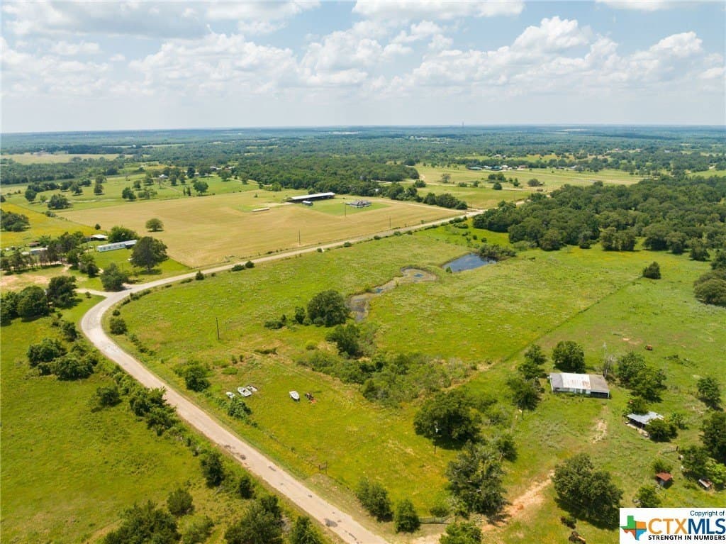 11 acres in Milam County