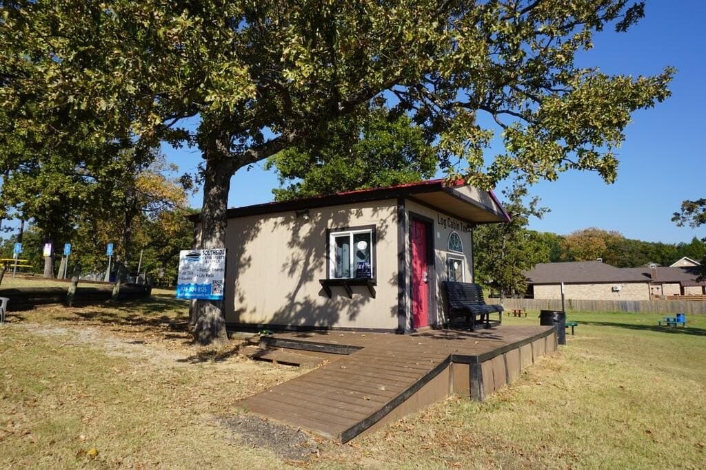0.25 acres in HENDERSON County - photo 12