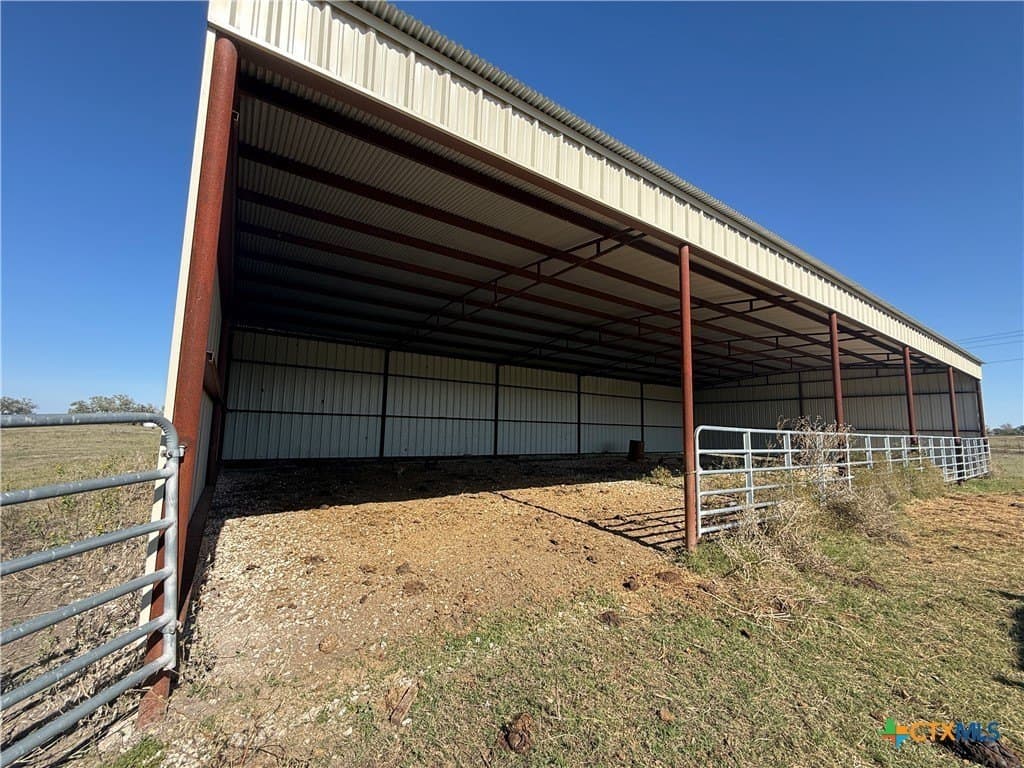 10.01 acres in Gonzales County gallery image 2