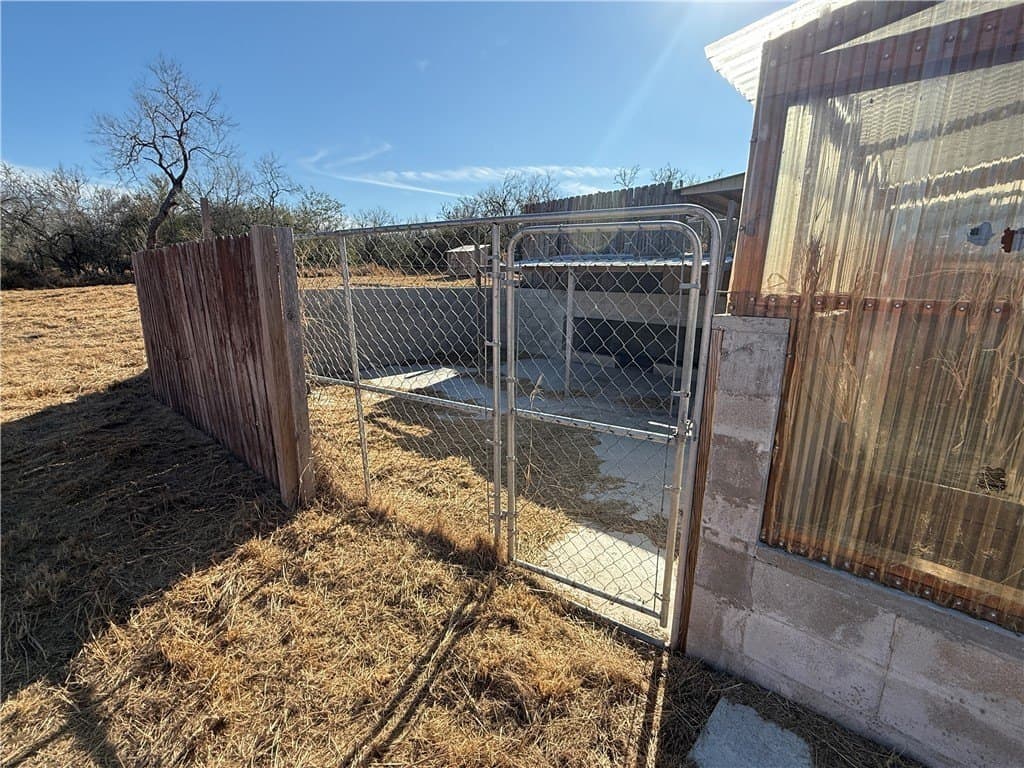 1.3 acres in Live Oak County gallery image 4