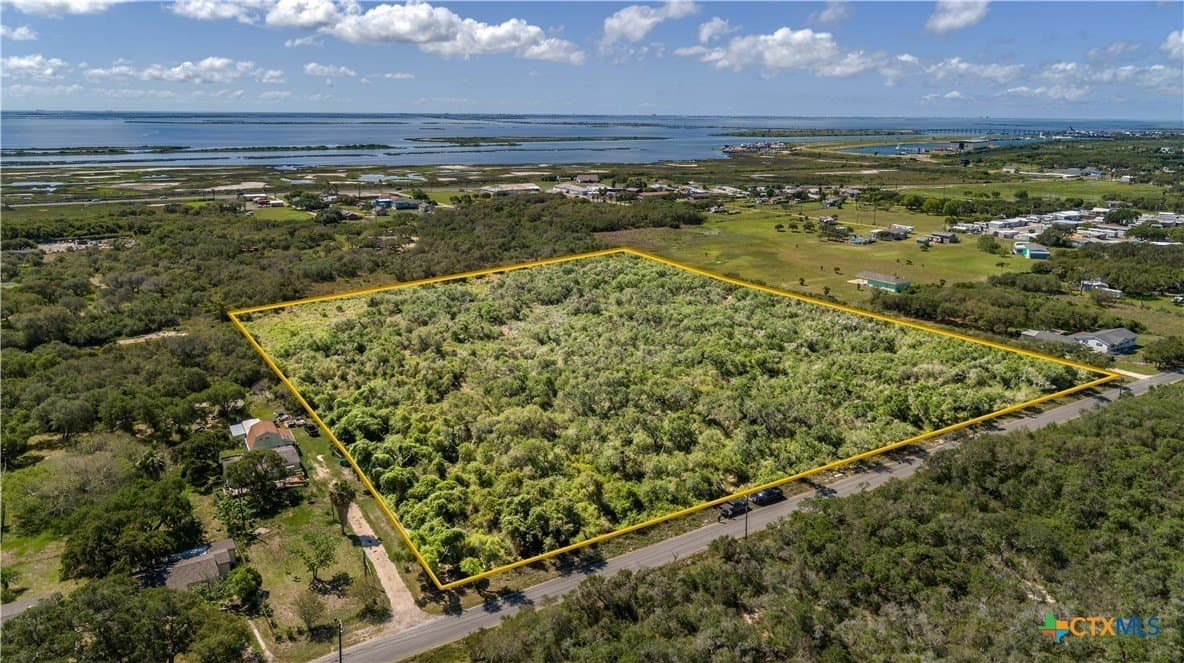 10 acres in Aransas County