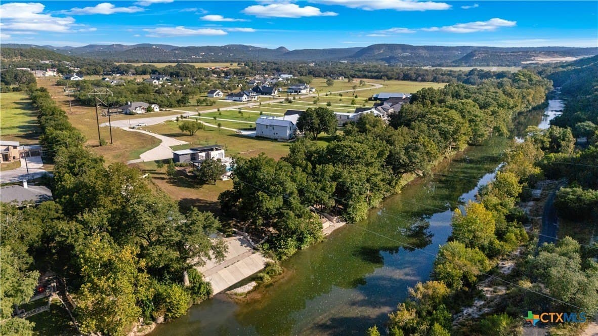 1.46 acres in Comal County gallery image 3